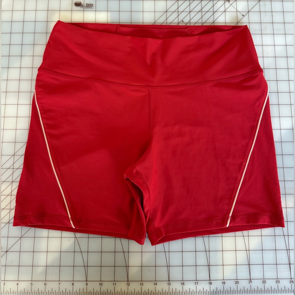 Old Navy Red Women's Powersoft High-Waisted 6-Inch Bike Shorts